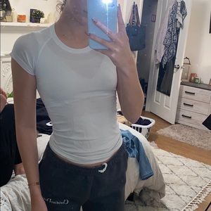 Lululemon swiftly top